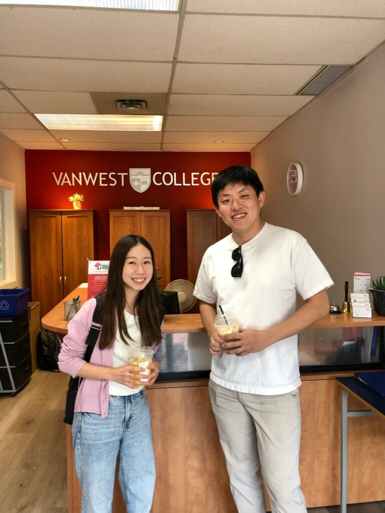 ケロウナ留学バンウェストカレッジ