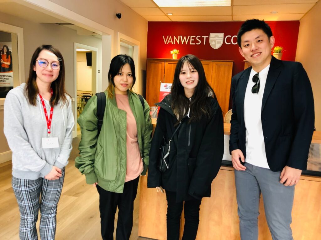 ケロウナ留学バンウェストカレッジ